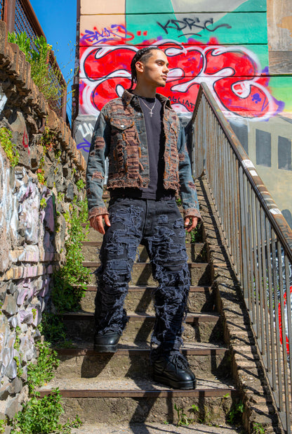 "BLACK HOLE" DISTRESSED JEANS